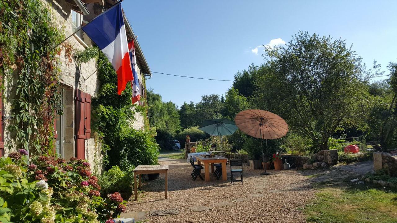 Le Moulin De Pensol - Gites Экстерьер фото